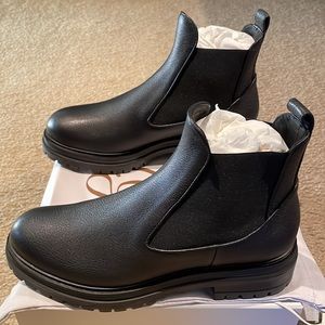 M.Gemi Black Leather Noemi Chelsea Boots Sz 40